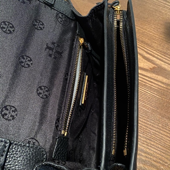 *SOLD* Tory Burch Crossbody - Picture 2 of 4